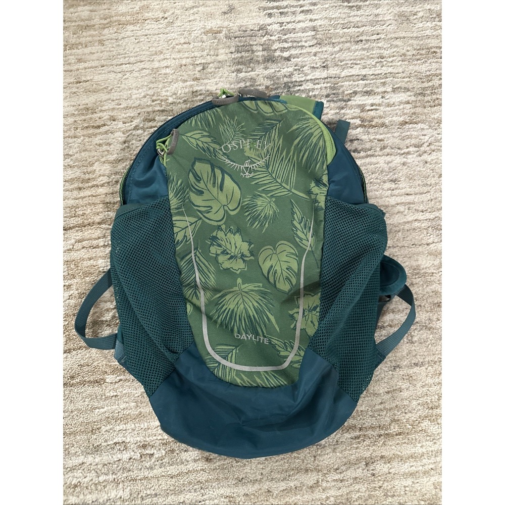 Osprey Daylite Lightweight Hiking Trail Backpack Day Pack Neon Green Youth